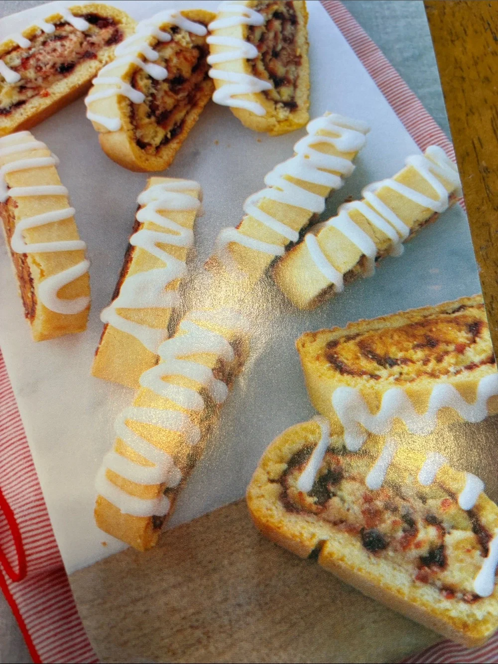 Taste of Home Fall Baking cookbook & Holiday Baking cookbook magazine set
